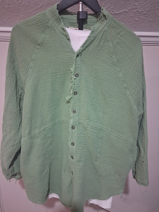 We The Free Tops - We The Free Sage Green Distressed Gauze Top With Two Side Pockets. 100% Cotton